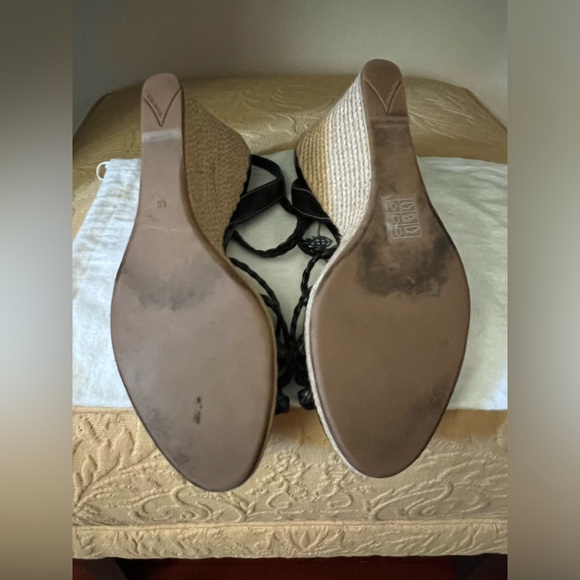 Pre-owned timeless Prada wedges, size 40 - Picture 8 of 11